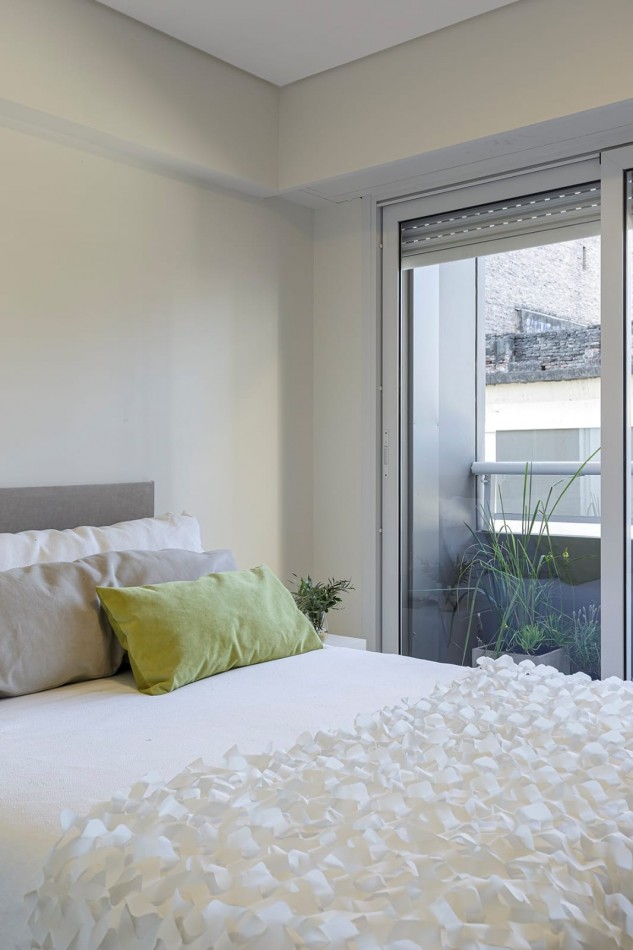  Venta  Semipiso balcones al  frente 2 dormitorios a estrenar 2 balcones  y terraza  exclusiva excelente iluminacion y ventilacion Valor Negociable.