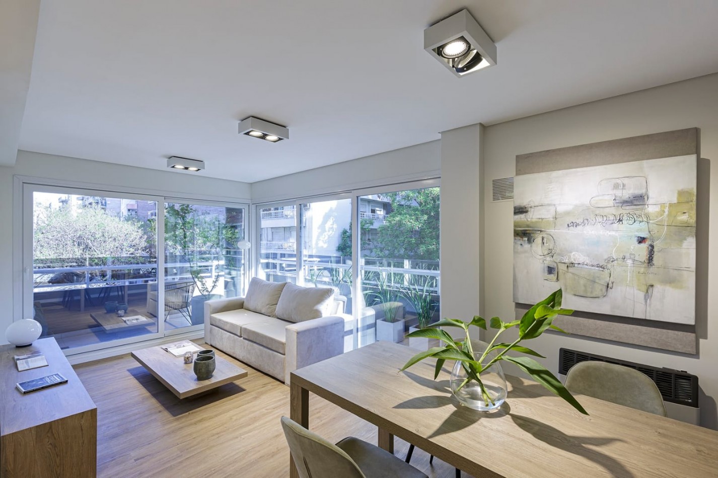  Venta  Semipiso balcones al  frente 2 dormitorios a estrenar 2 balcones  y terraza  exclusiva excelente iluminacion y ventilacion Valor Negociable.