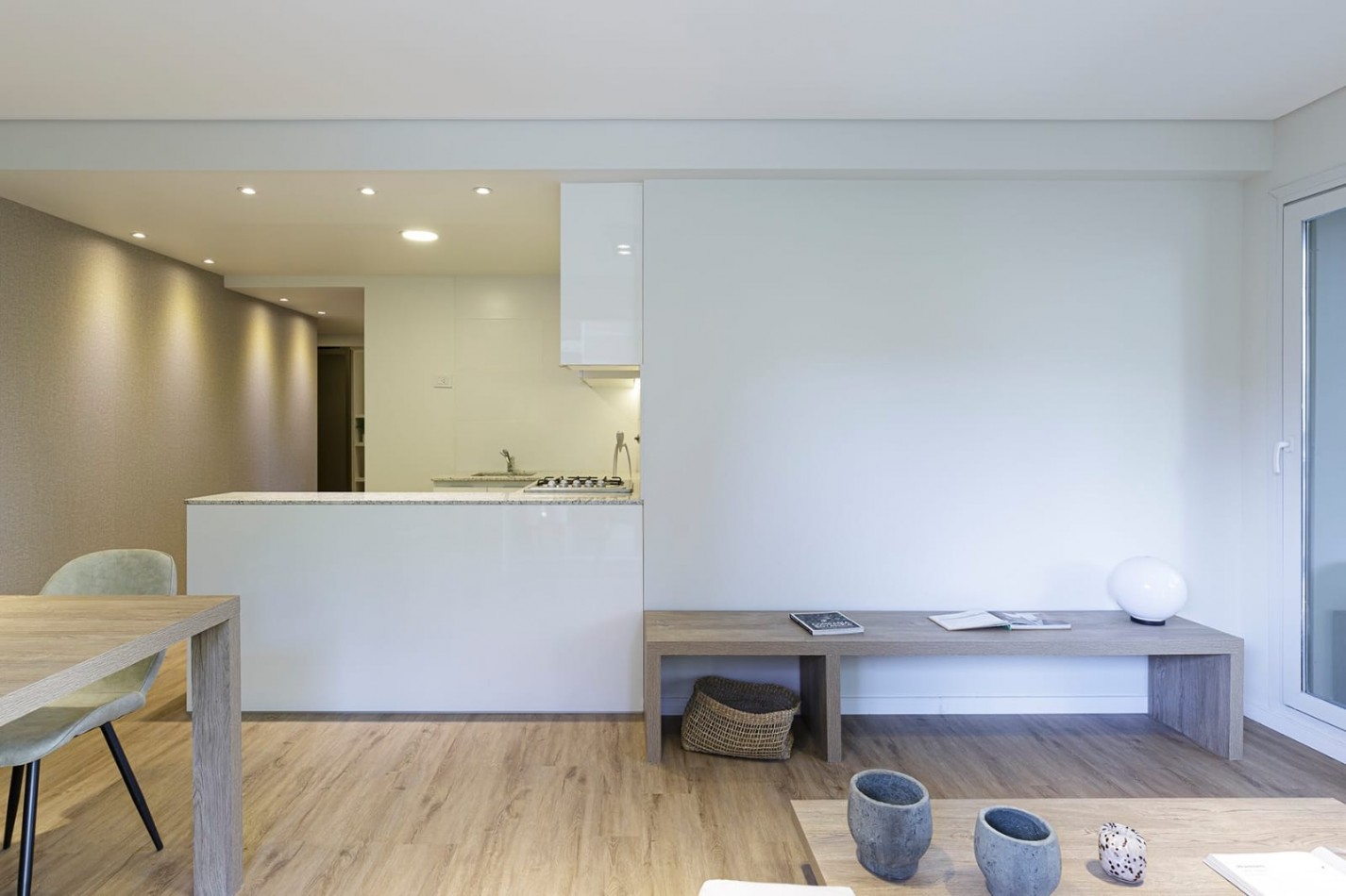  Venta  Semipiso balcones al  frente 2 dormitorios a estrenar 2 balcones  y terraza  exclusiva excelente iluminacion y ventilacion Valor Negociable.