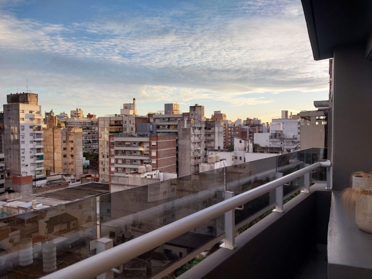 Venta  Semipiso balcones al  frente 2 dormitorios a estrenar 2 balcones  y terraza  exclusiva excelente iluminacion y ventilacion Valor Negociable.