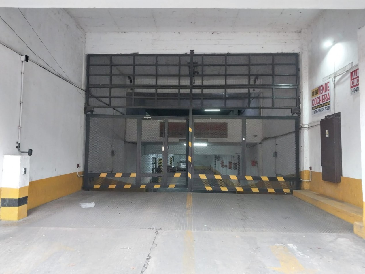 Cochera en edificio de cocheras Excelente Ubicacion amplia con ascensor buen radio de giro Valor Negociable se aceptan pesos