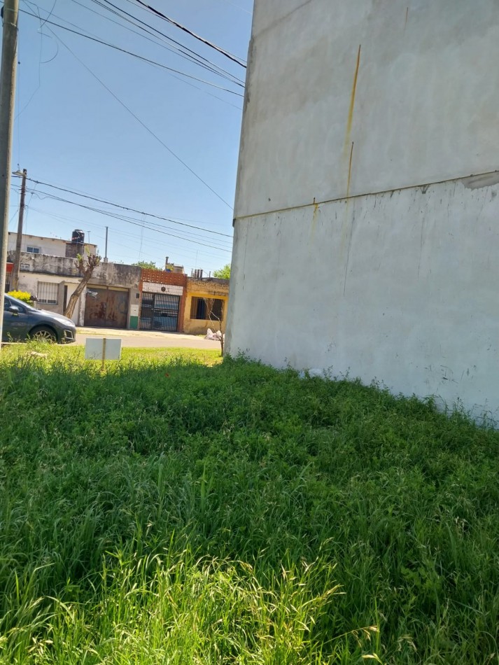 Terreno al frente 165 m2 se acepta vehiculo nacional en parte de pago / se acepta pago en pesos / escritura al dia / 