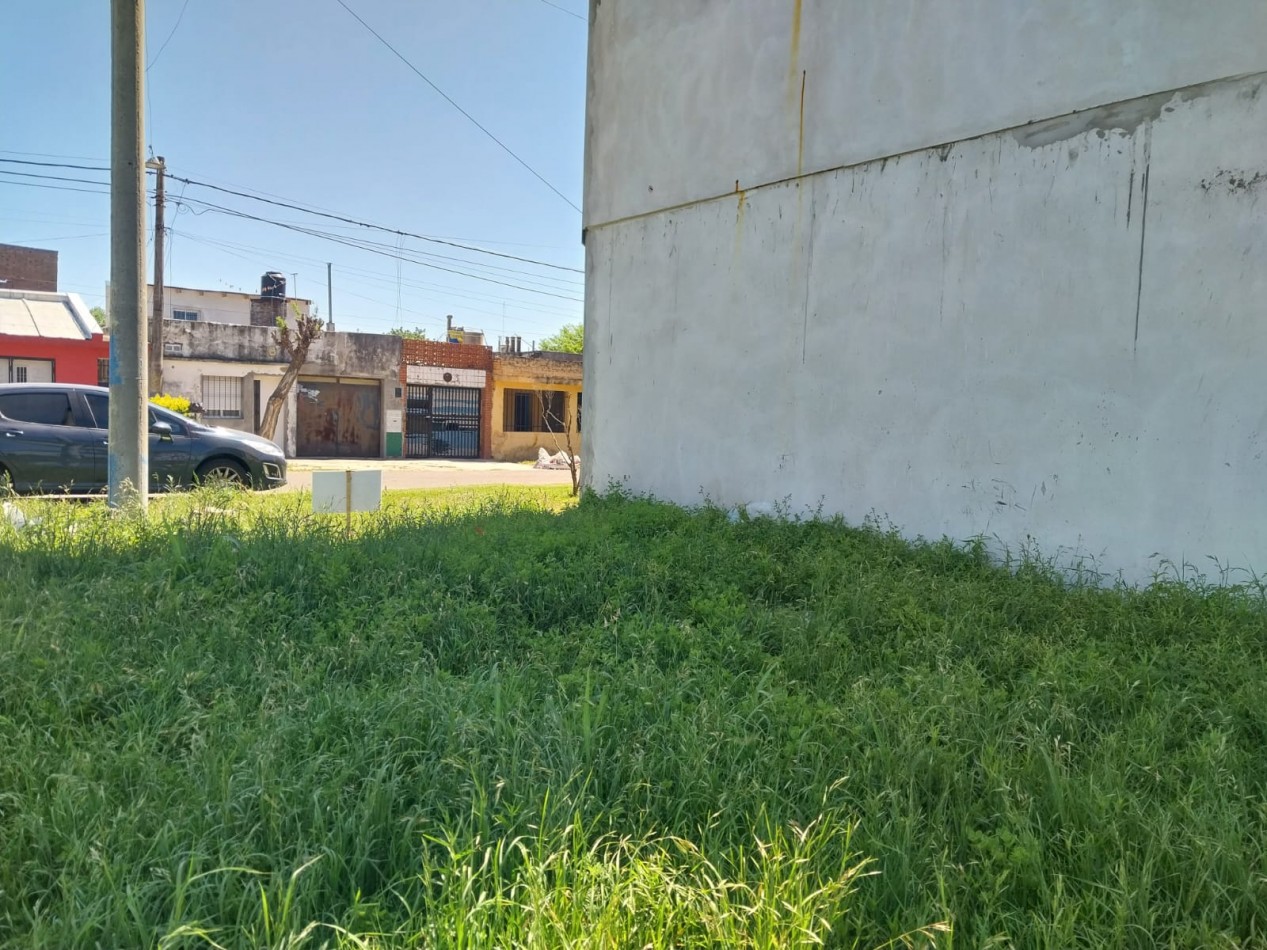 Terreno al frente 165 m2 se acepta vehiculo nacional en parte de pago / se acepta pago en pesos / escritura al dia / 