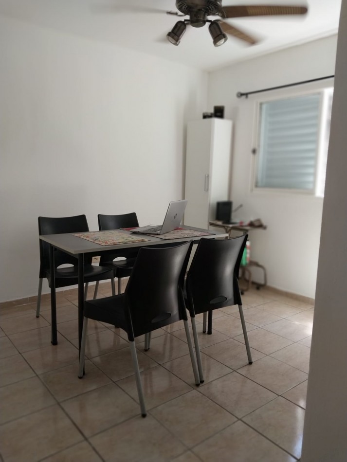 Departamento 1 dormitorio contrafrente con cochera reciclado bajas expensas excelente entorno