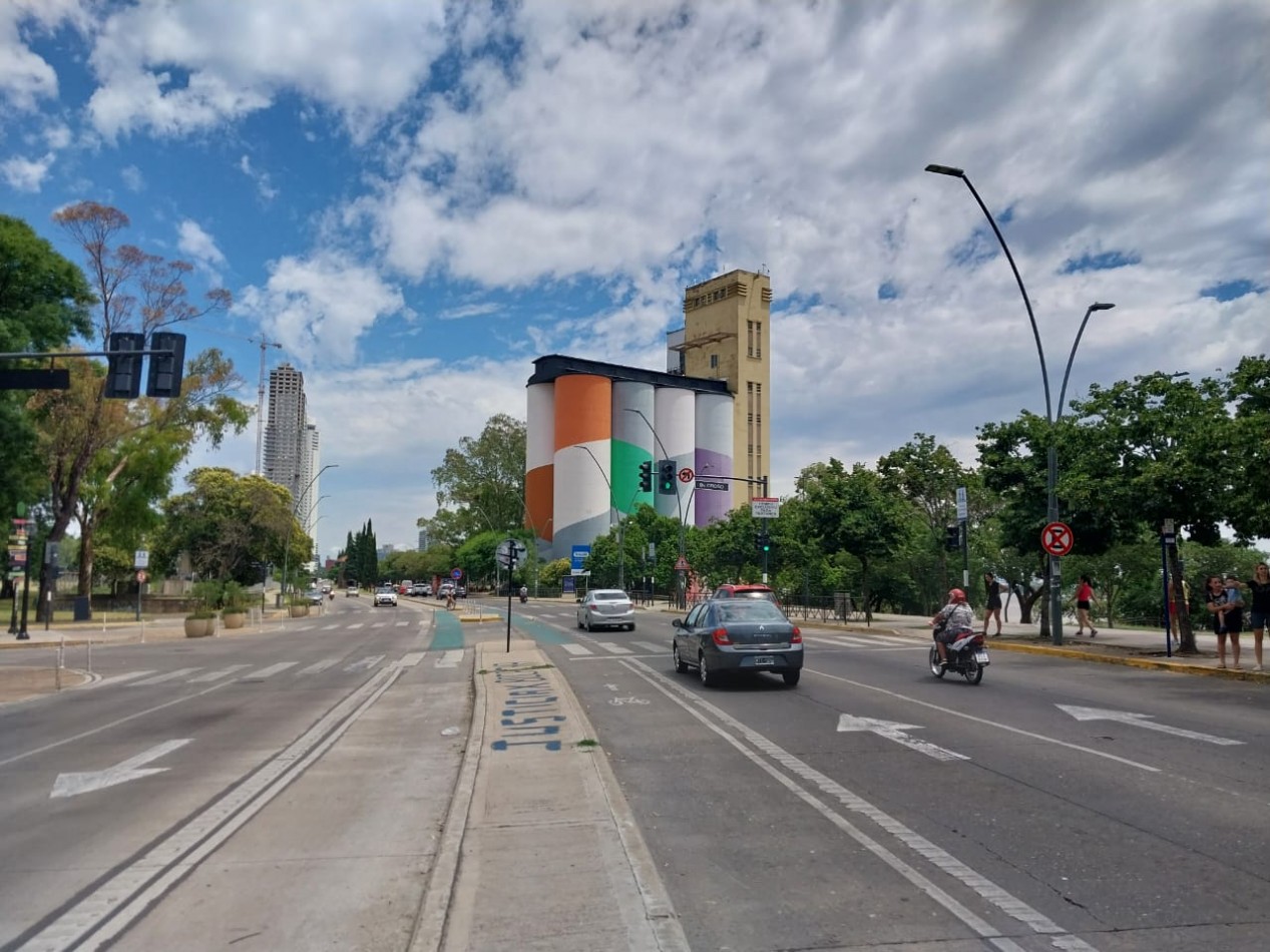 Departamento 1 dormitorio contrafrente con cochera reciclado bajas expensas excelente entorno