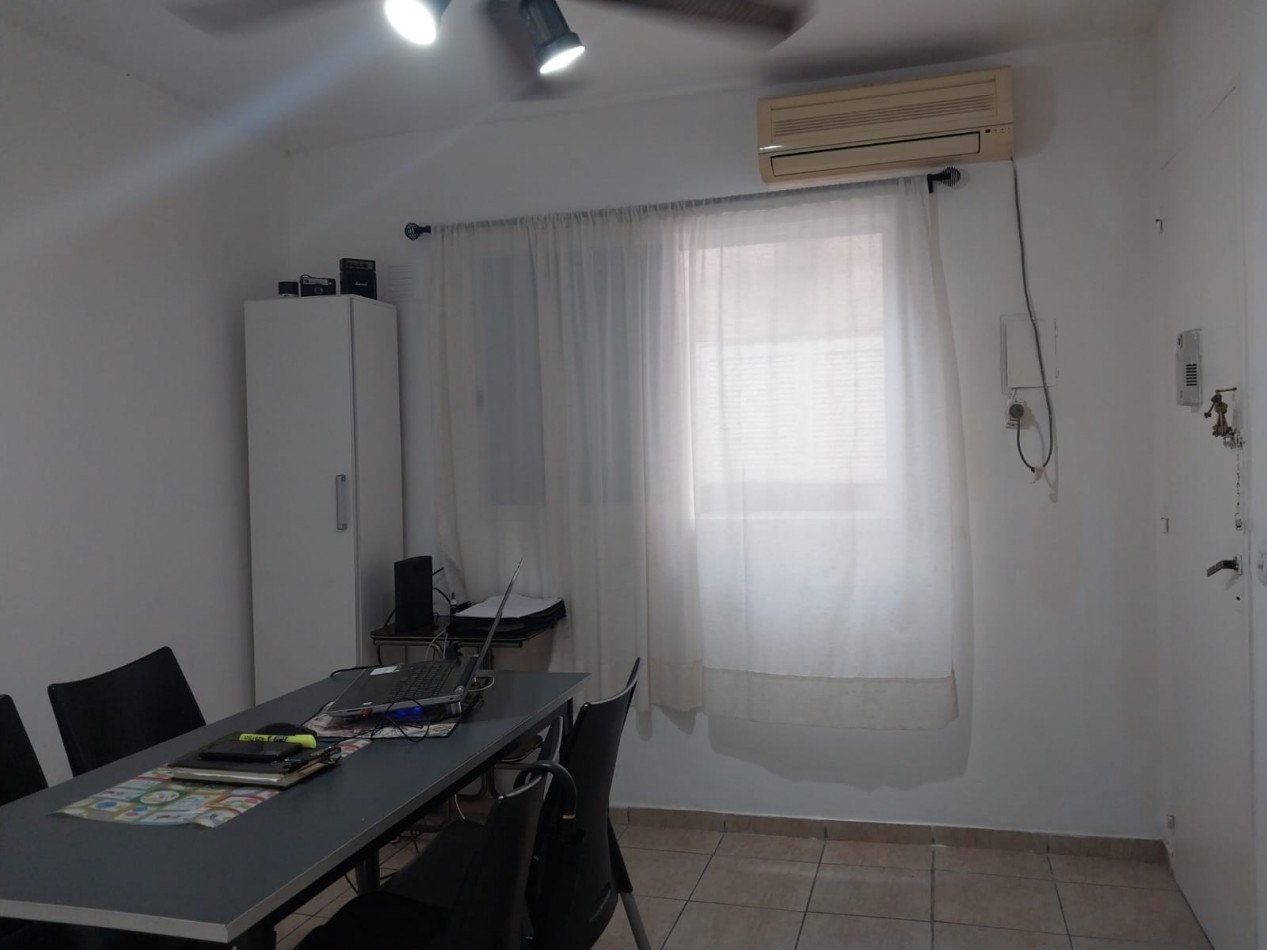 Departamento 1 dormitorio contrafrente con cochera reciclado bajas expensas excelente entorno