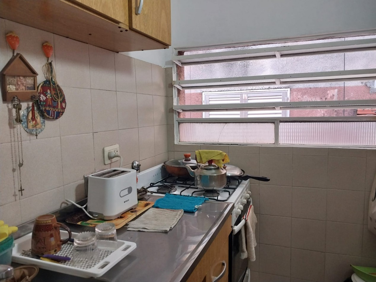 Departamento 1 dormitorio contrafrente con cochera reciclado bajas expensas excelente entorno