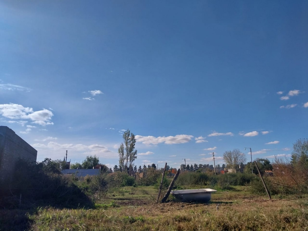 Roldan 2 TERRENOS JUNTOS O SEPARADOS PARTE EN ESQUINA SE ESUCHAN OFERTAS  BARRIO BOSQUE AZUL Valor Negociable
