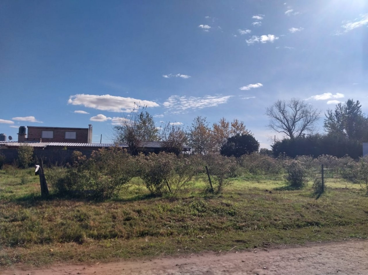 Roldan 2 TERRENOS JUNTOS O SEPARADOS PARTE EN ESQUINA SE ESUCHAN OFERTAS  BARRIO BOSQUE AZUL Valor Negociable