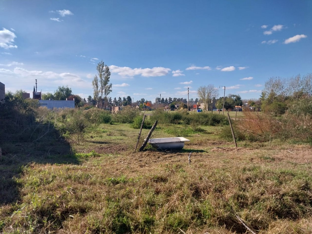 Roldan 2 TERRENOS JUNTOS O SEPARADOS PARTE EN ESQUINA SE ESUCHAN OFERTAS  BARRIO BOSQUE AZUL Valor Negociable