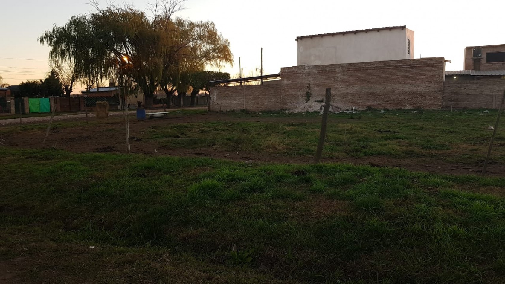 Roldan 2 TERRENOS JUNTOS O SEPARADOS PARTE EN ESQUINA SE ESUCHAN OFERTAS  BARRIO BOSQUE AZUL Valor Negociable