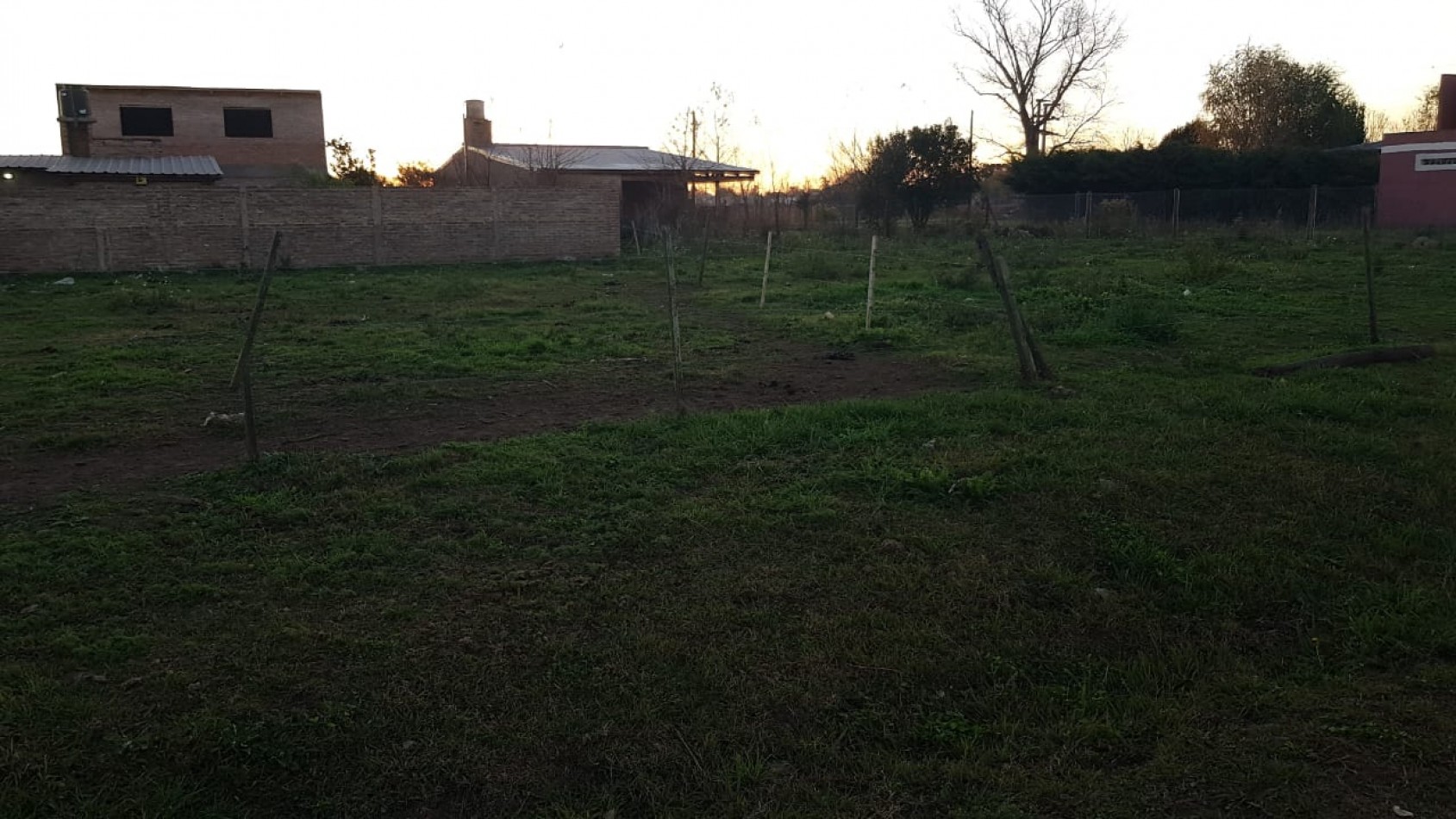 Roldan 2 TERRENOS JUNTOS O SEPARADOS PARTE EN ESQUINA SE ESUCHAN OFERTAS  BARRIO BOSQUE AZUL Valor Negociable