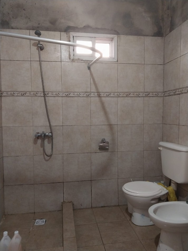 Casa 2 dormitorios con cochera para 2 vehiculos , posibilidad de ampliacion / a terminar - se acepta permuta propiedad zona sur. Parque Habitacional Ibarlucea