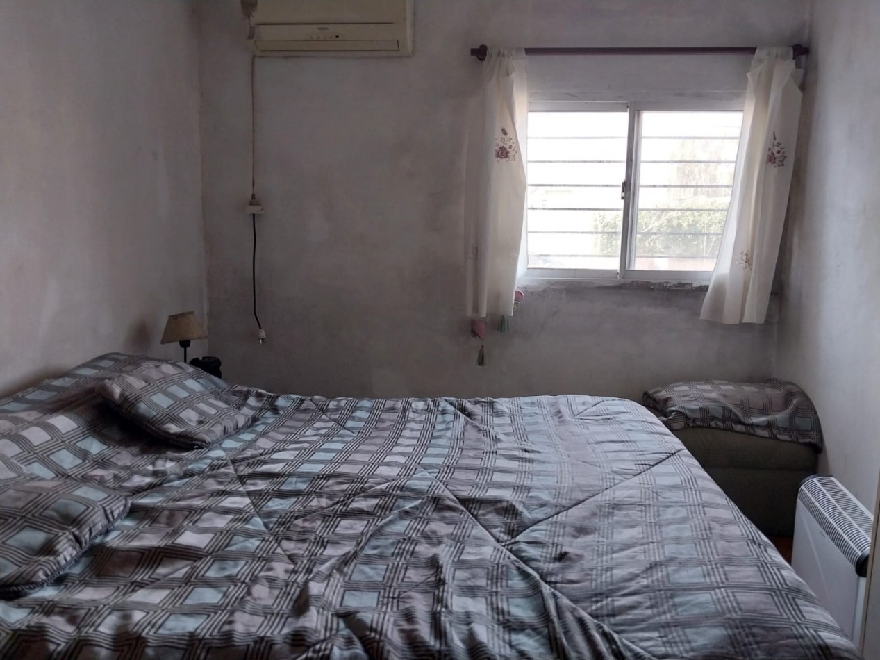 Casa 2 dormitorios con cochera para 2 vehiculos , posibilidad de ampliacion / a terminar - se acepta permuta propiedad zona sur. Parque Habitacional Ibarlucea
