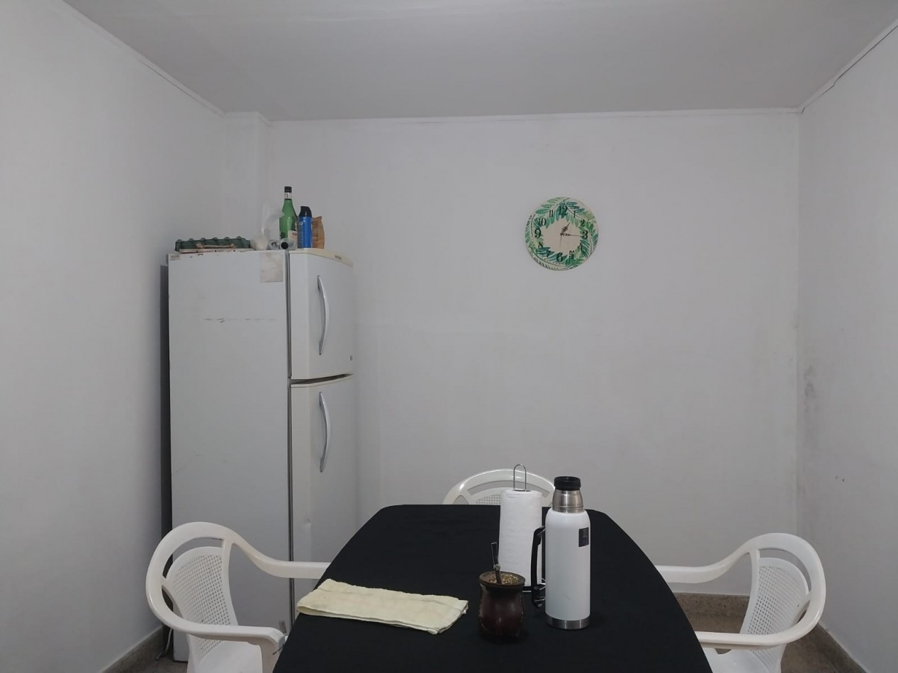 Departamento 1° piso por escalera 1 dormitorio con patio se escuchan ofertas sin expensas