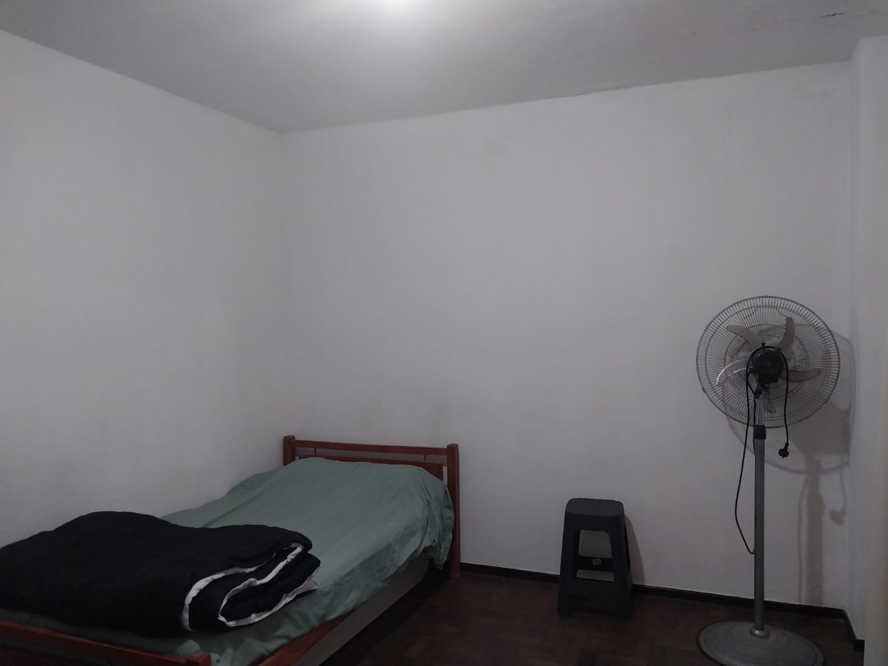 Departamento 1° piso por escalera 1 dormitorio con patio se escuchan ofertas sin expensas