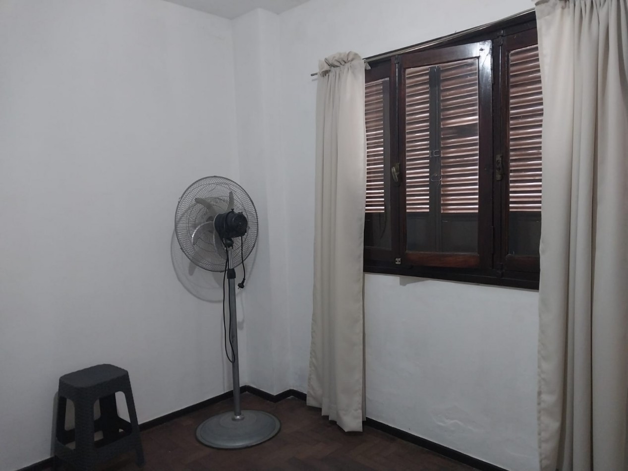 Departamento 1° piso por escalera 1 dormitorio con patio se escuchan ofertas sin expensas