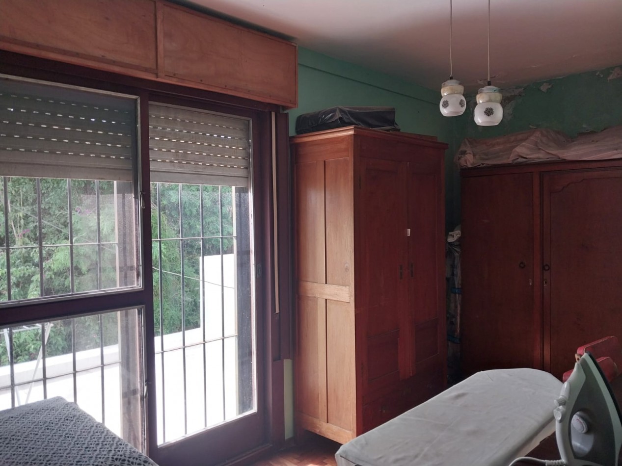 2 Casas en un amplio terreno cochera semicubierta se acepta permuta por propiedades en un 70% 