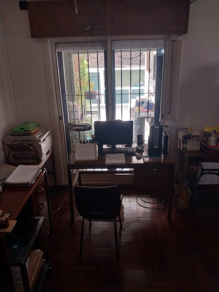 2 Casas en un amplio terreno cochera semicubierta se acepta permuta por propiedades en un 70% 