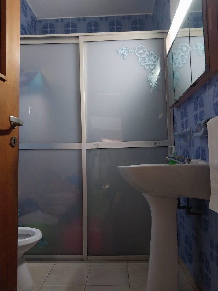2 Casas en un amplio terreno cochera semicubierta se acepta permuta por propiedades en un 70% 