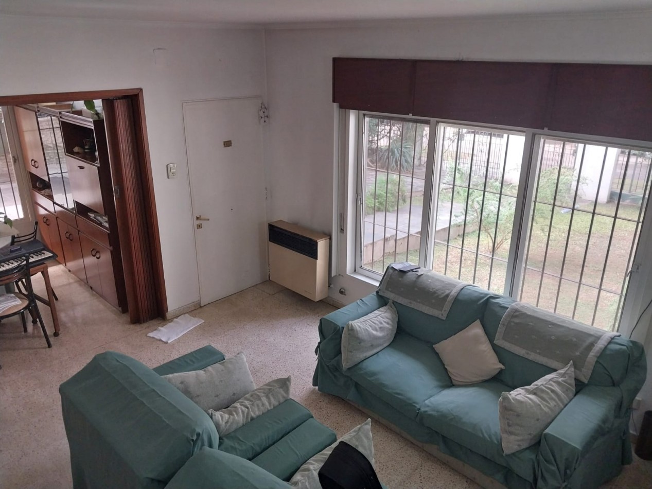 2 Casas en un amplio terreno cochera semicubierta se acepta permuta por propiedades en un 70% 