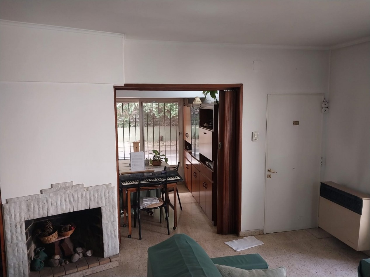 2 Casas en un amplio terreno cochera semicubierta se acepta permuta por propiedades en un 70% 