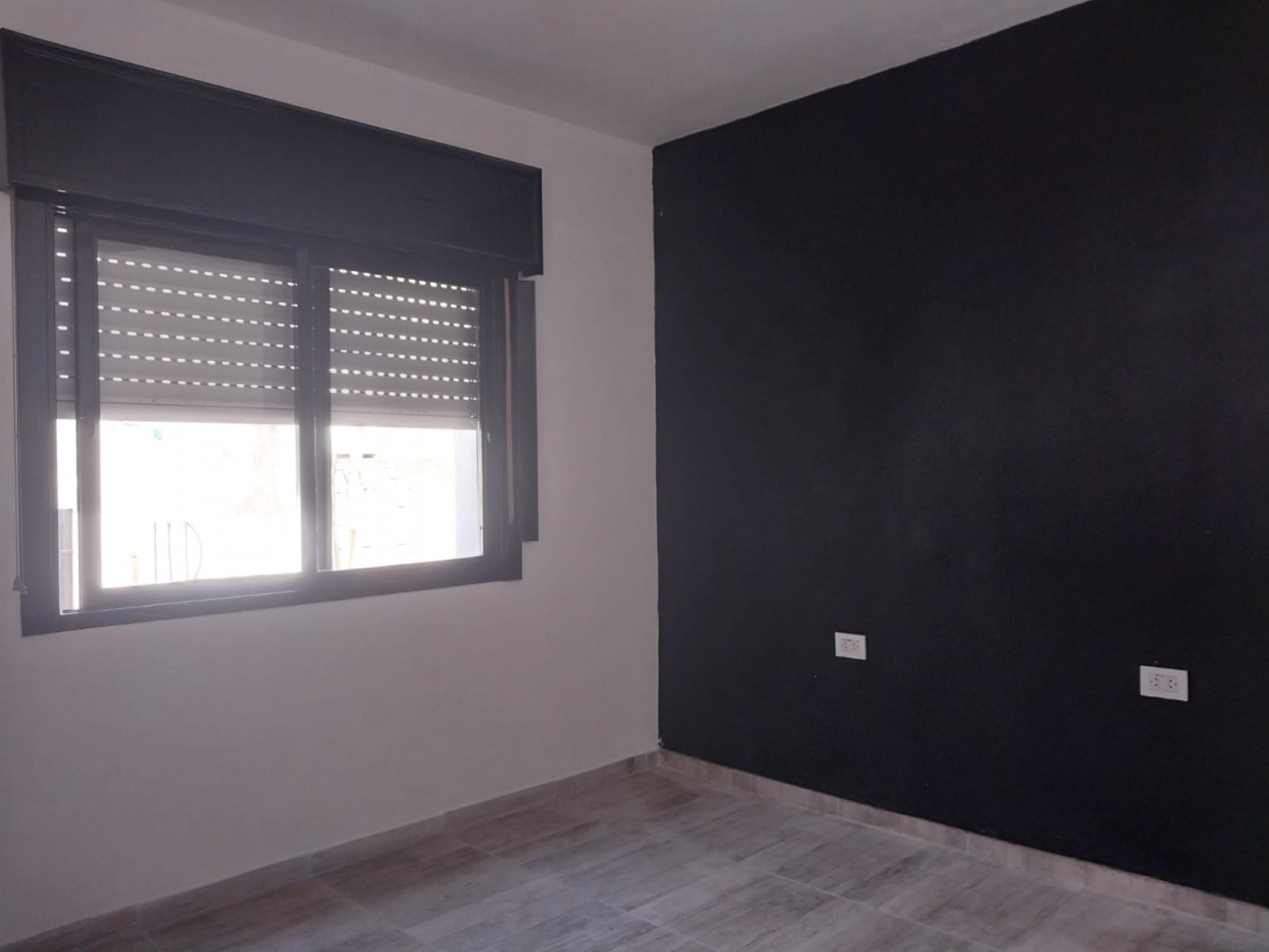 Casa al Frente en 2 Plantas / Local Comercial / Quincho Parrillero / Terraza Zona Norte Reciclada  Nuevo apta credito