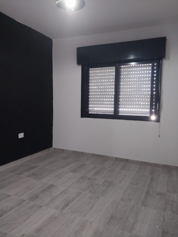 Casa al Frente en 2 Plantas / Local Comercial / Quincho Parrillero / Terraza Zona Norte Reciclada  Nuevo apta credito