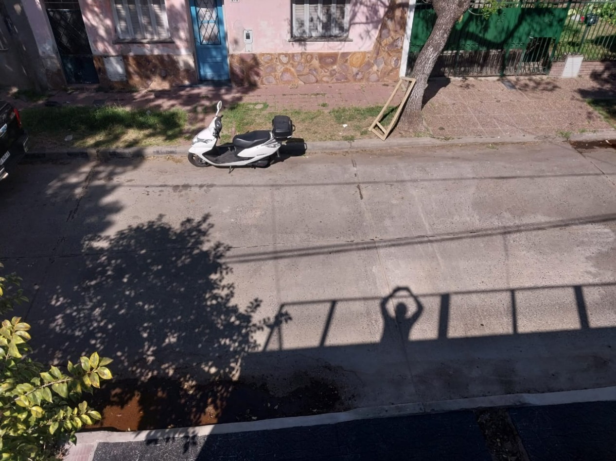 Casa al Frente en 2 Plantas / Local Comercial / Quincho Parrillero / Terraza Zona Norte Reciclada  Nuevo apta credito