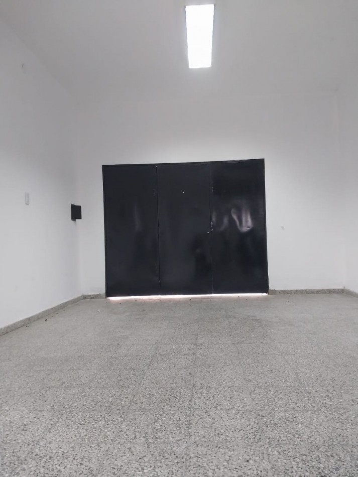 Casa al Frente en 2 Plantas / Local Comercial / Quincho Parrillero / Terraza Zona Norte Reciclada  Nuevo apta credito