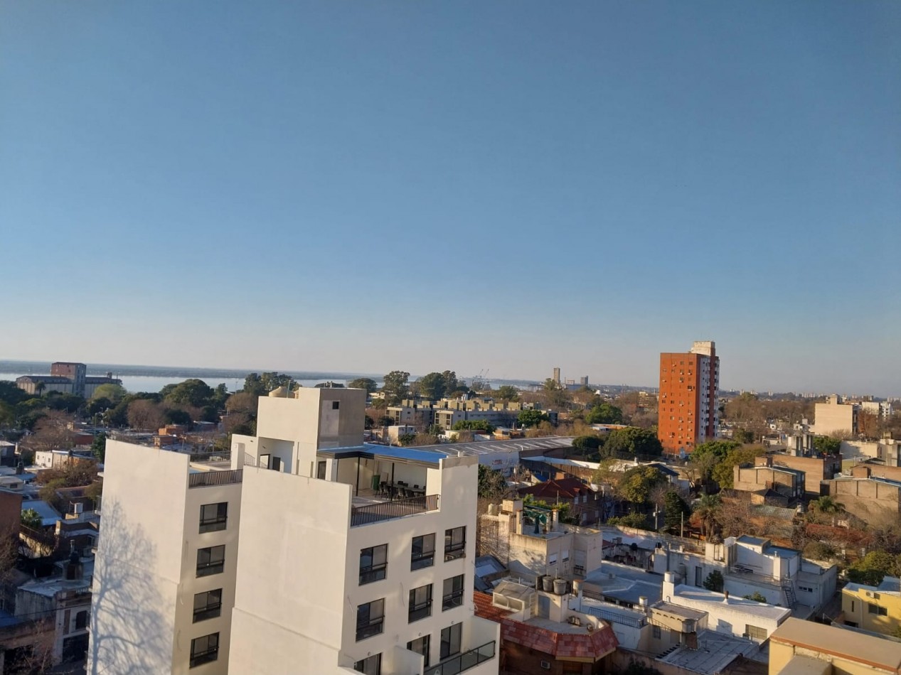 Departamento Semipiso de 3 dormitorios con amplia vista al rio zona de facultades / parque Urquiza. buena rentabilidad.