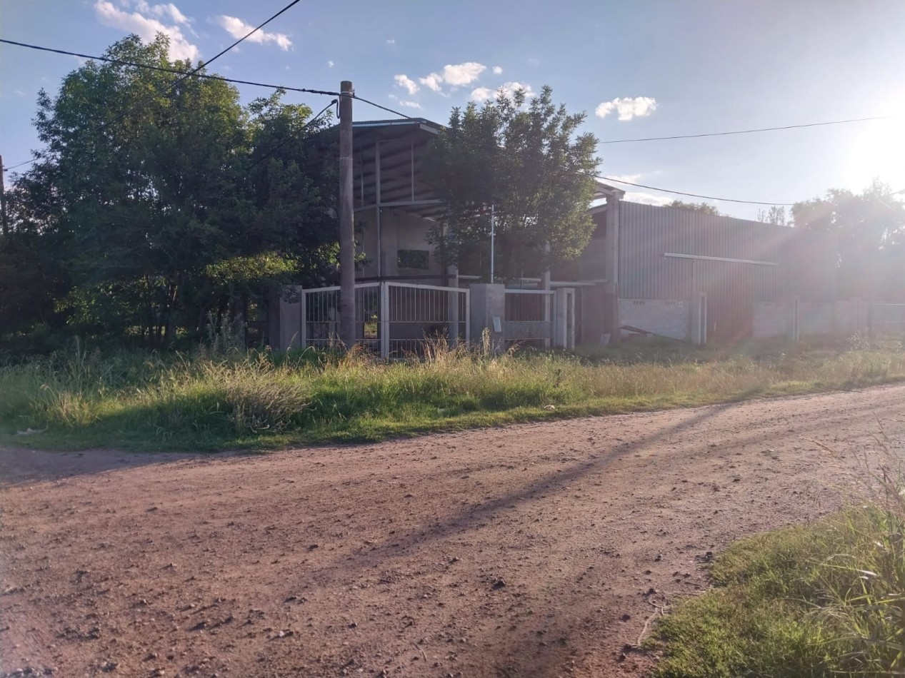 Fraccion de Terreno en Esquina  a 400 metros de Barrio Don Mateo 1885 m2 