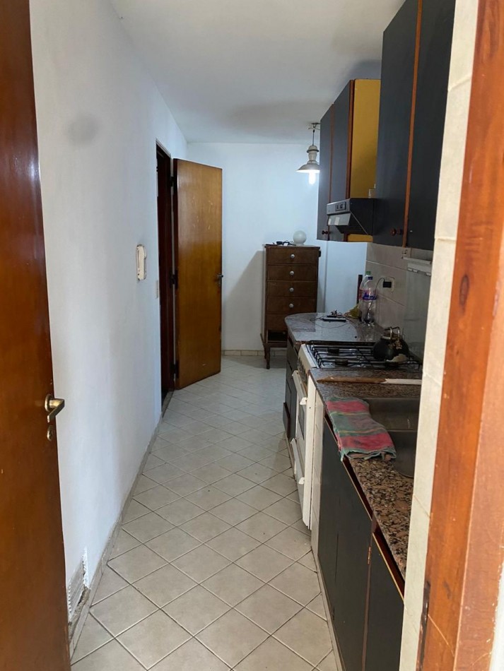 Departamento semipiso exclusivo  2 dormitorios al frente con balcon valor negociable Italia al 1600 semi amoblado 