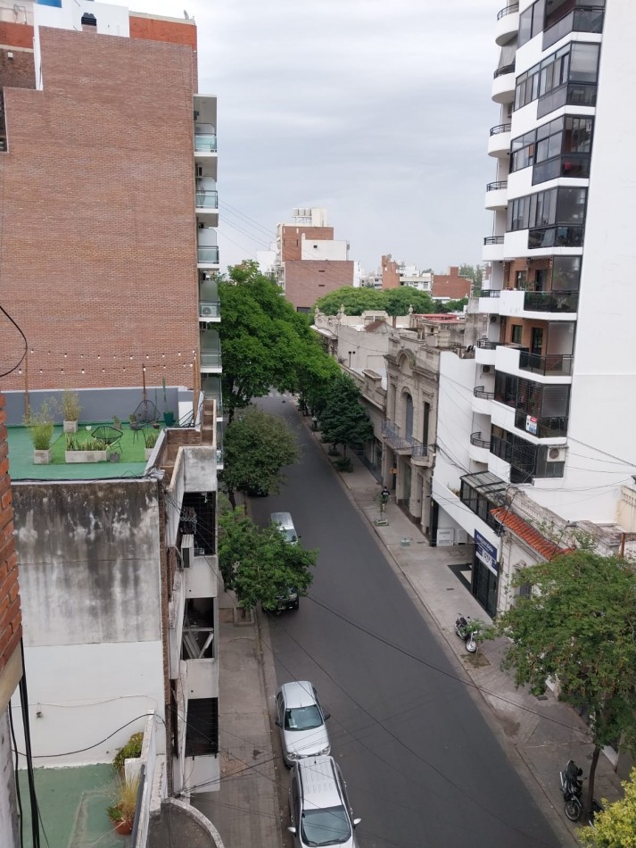 Departamento semipiso exclusivo  2 dormitorios al frente con balcon valor negociable Italia al 1600 semi amoblado 