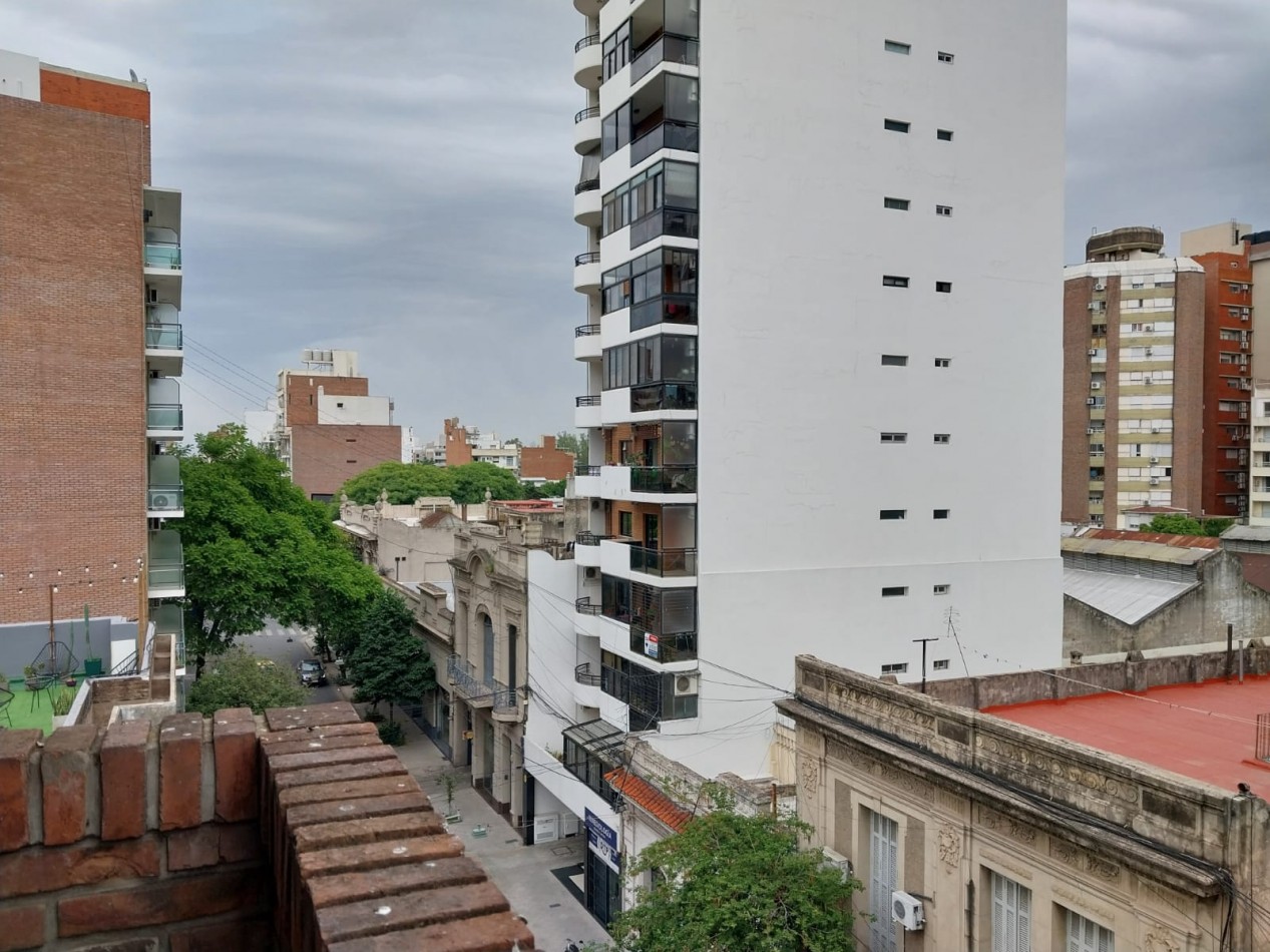Departamento semipiso exclusivo  2 dormitorios al frente con balcon valor negociable Italia al 1600 semi amoblado 
