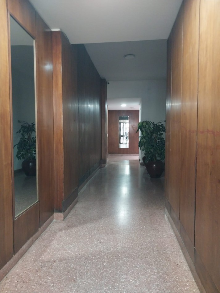 Departamento semipiso exclusivo  2 dormitorios al frente con balcon valor negociable Italia al 1600 semi amoblado 