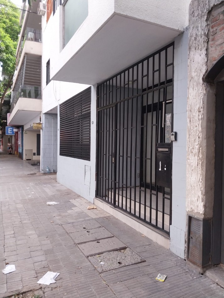 Departamento 1 dormitorio con cochera contrafrente 