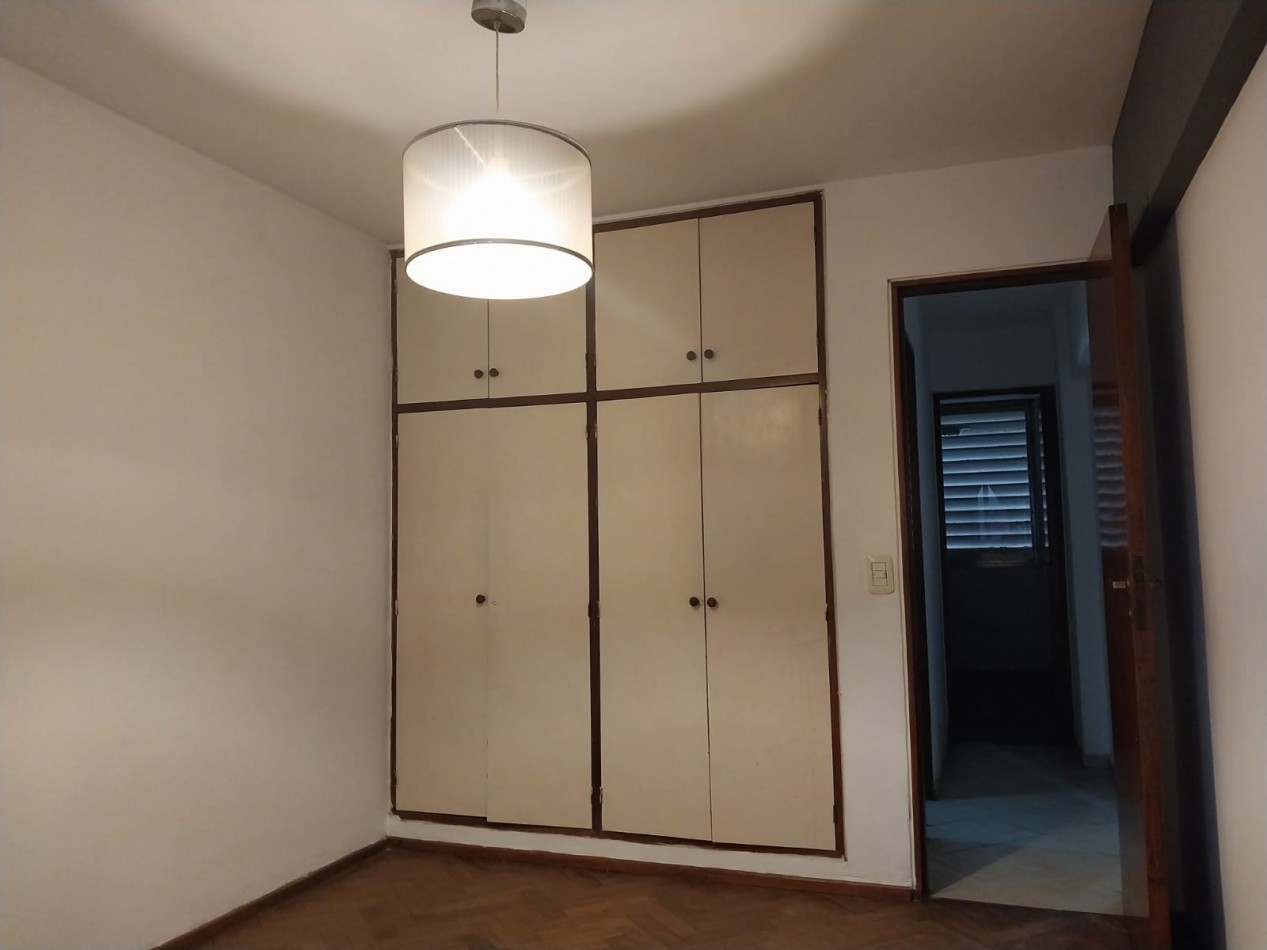 Departamento semipiso exclusivo  2 dormitorios al frente con balcon valor negociable Italia al 1600 semi amoblado 
