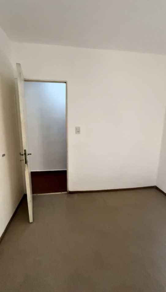 Departamento 2 Dormitorios - Guemes 2036 1° piso con patio a metros del Rio y Boulevares