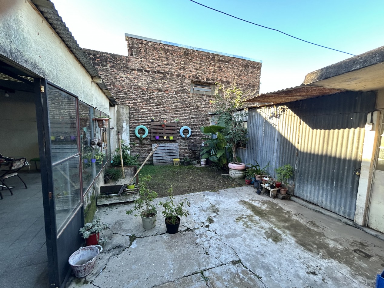 Casa 2 dormitorios . Italia 4467 Zona Sur Barrio La Guardia