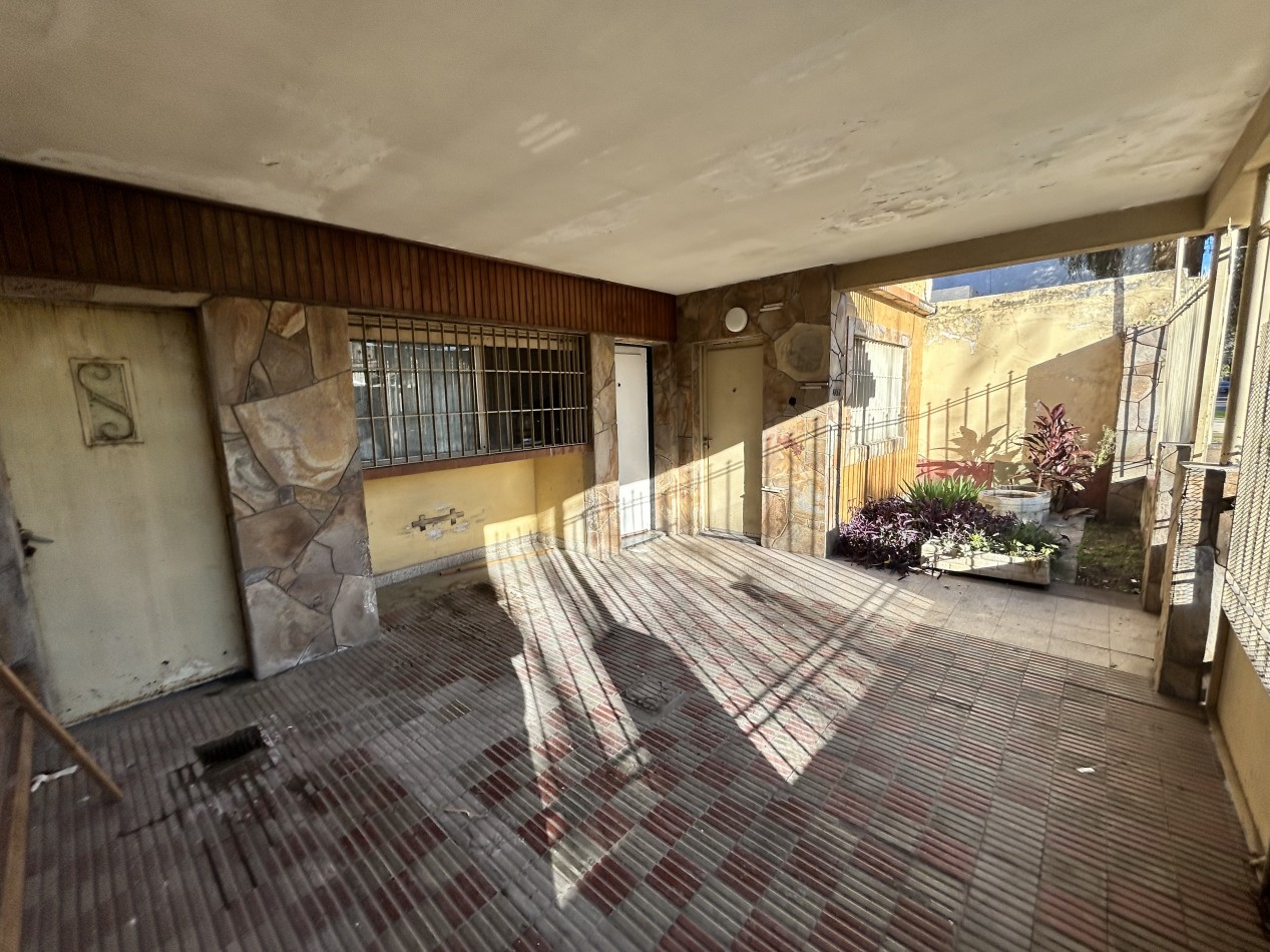 Casa 2 dormitorios . Italia 4467 Zona Sur Barrio La Guardia