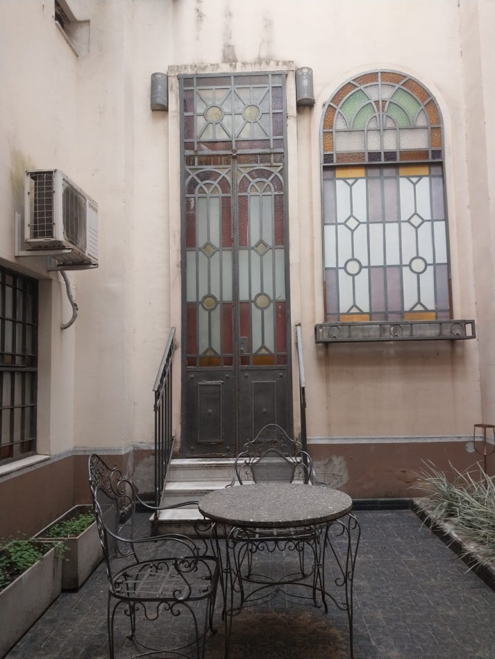 PROPIEDAD EN 2 PLANTAS  / CASA DE ESTILO ARQUITECTONICO USOS MULTIPLES IDEAL HOTEL / CONSULTORIOS / INSTITUCIONES / CONSTRUCTORAS