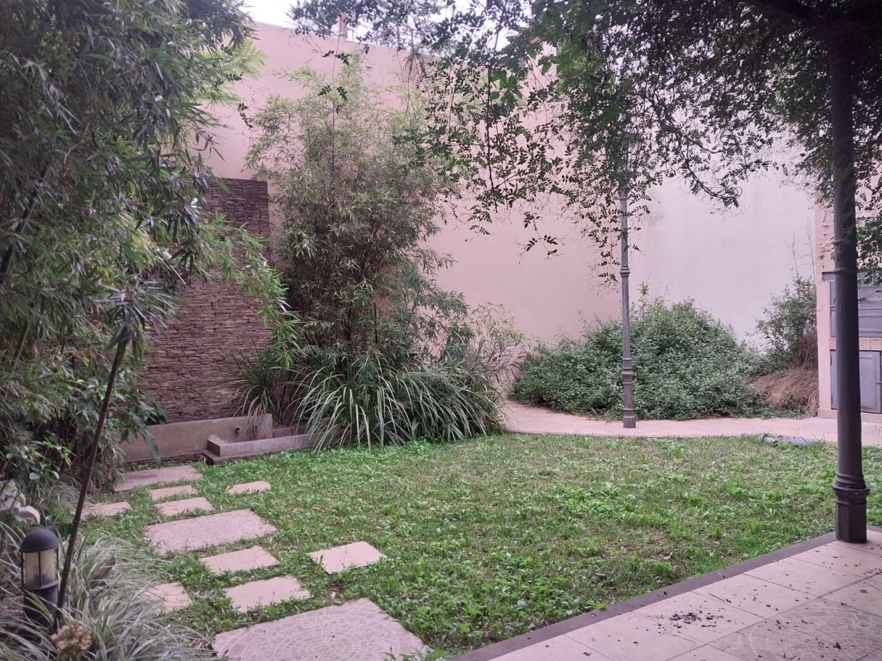 PROPIEDAD EN 2 PLANTAS  / CASA DE ESTILO ARQUITECTONICO USOS MULTIPLES IDEAL HOTEL / CONSULTORIOS / INSTITUCIONES / CONSTRUCTORAS