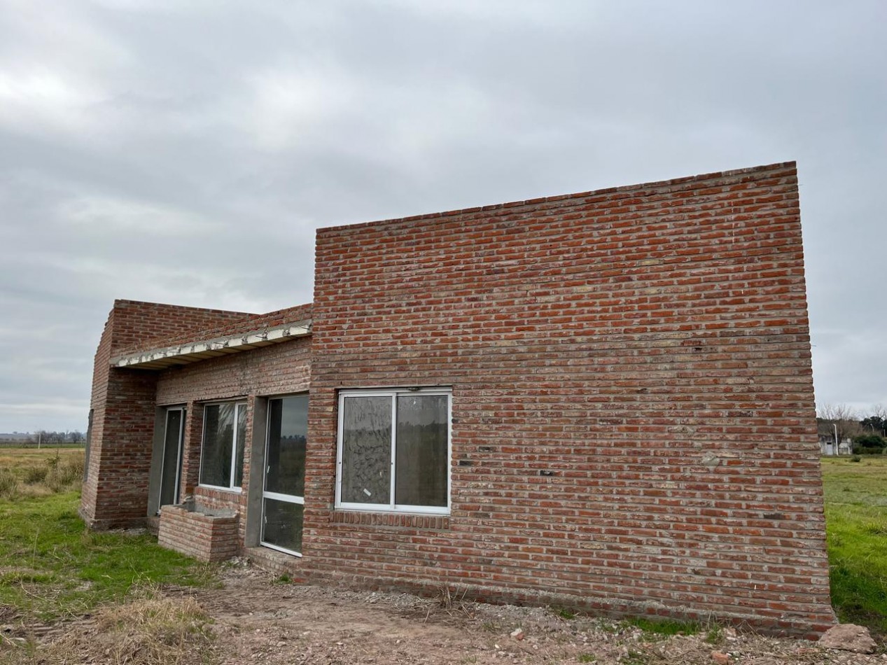 Casa a terminar ideal Fines de Semana  en loteo la Vanguardia a 45 minutos de Rosario Posible Financiacion