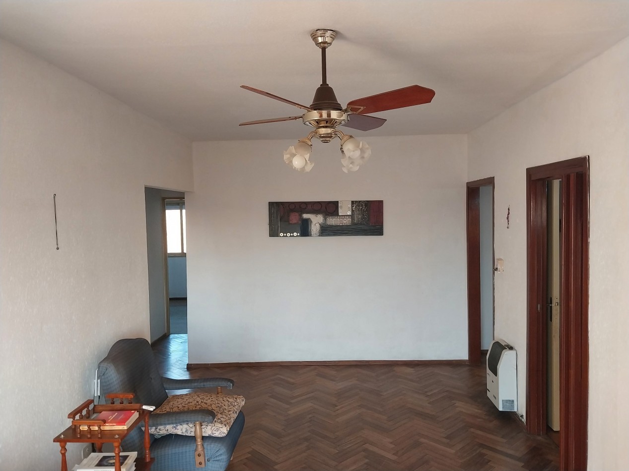 Departamento Semipiso de 3 dormitorios con amplia vista al rio zona de facultades / parque Urquiza. buena rentabilidad.