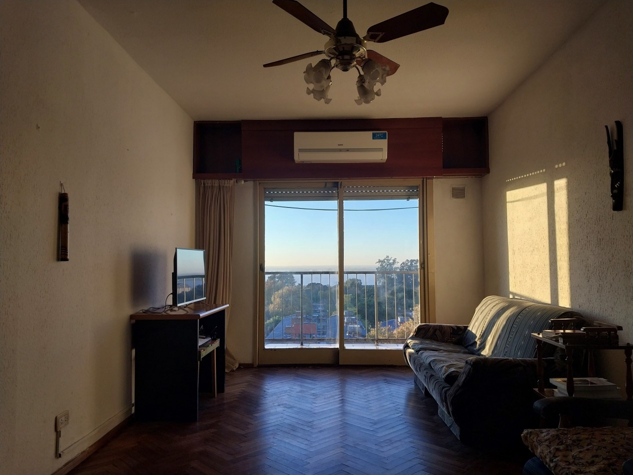 Departamento Semipiso de 3 dormitorios con amplia vista al rio zona de facultades / parque Urquiza. buena rentabilidad.