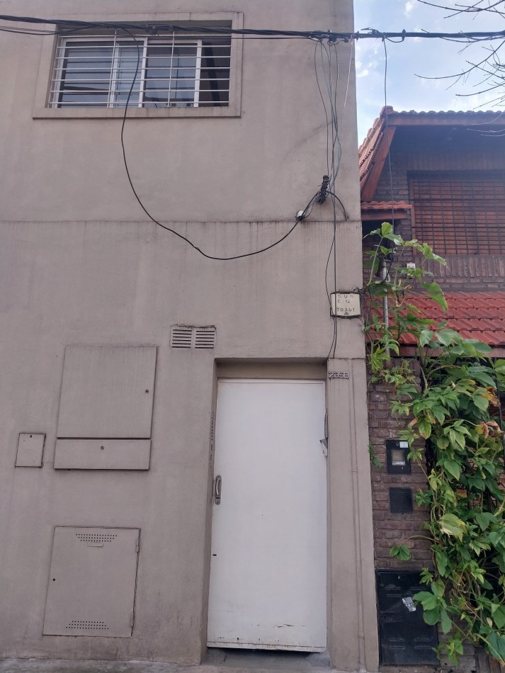 Departamento interno de pasillo estilo Loft sin expensas reciclado a nuevo barrio Abasto Mitre 2358