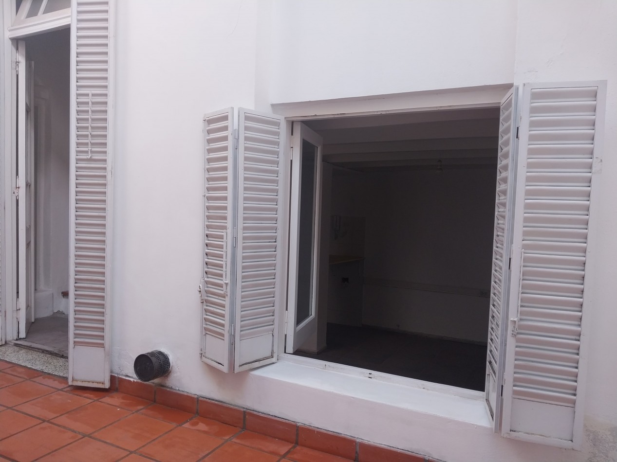 Departamento interno de pasillo estilo Loft sin expensas reciclado a nuevo barrio Abasto Mitre 2358