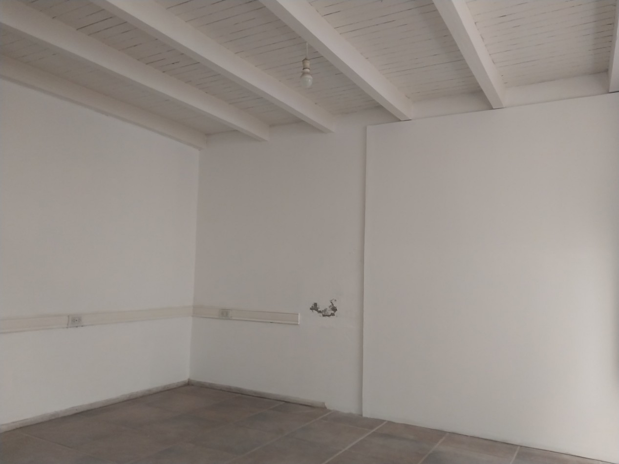 Departamento interno de pasillo estilo Loft sin expensas reciclado a nuevo barrio Abasto Mitre 2358