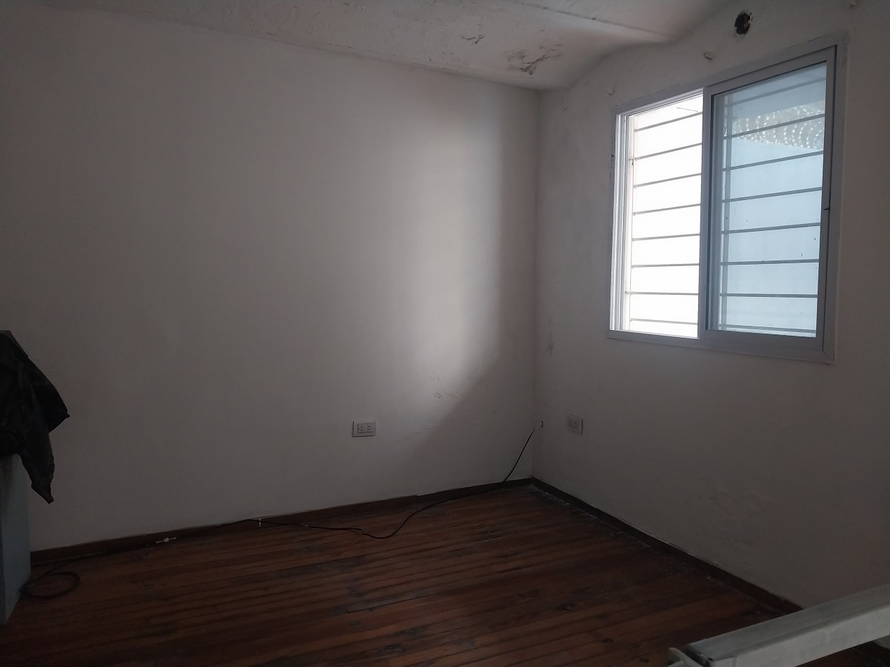 Departamento interno de pasillo estilo Loft sin expensas reciclado a nuevo barrio Abasto Mitre 2358